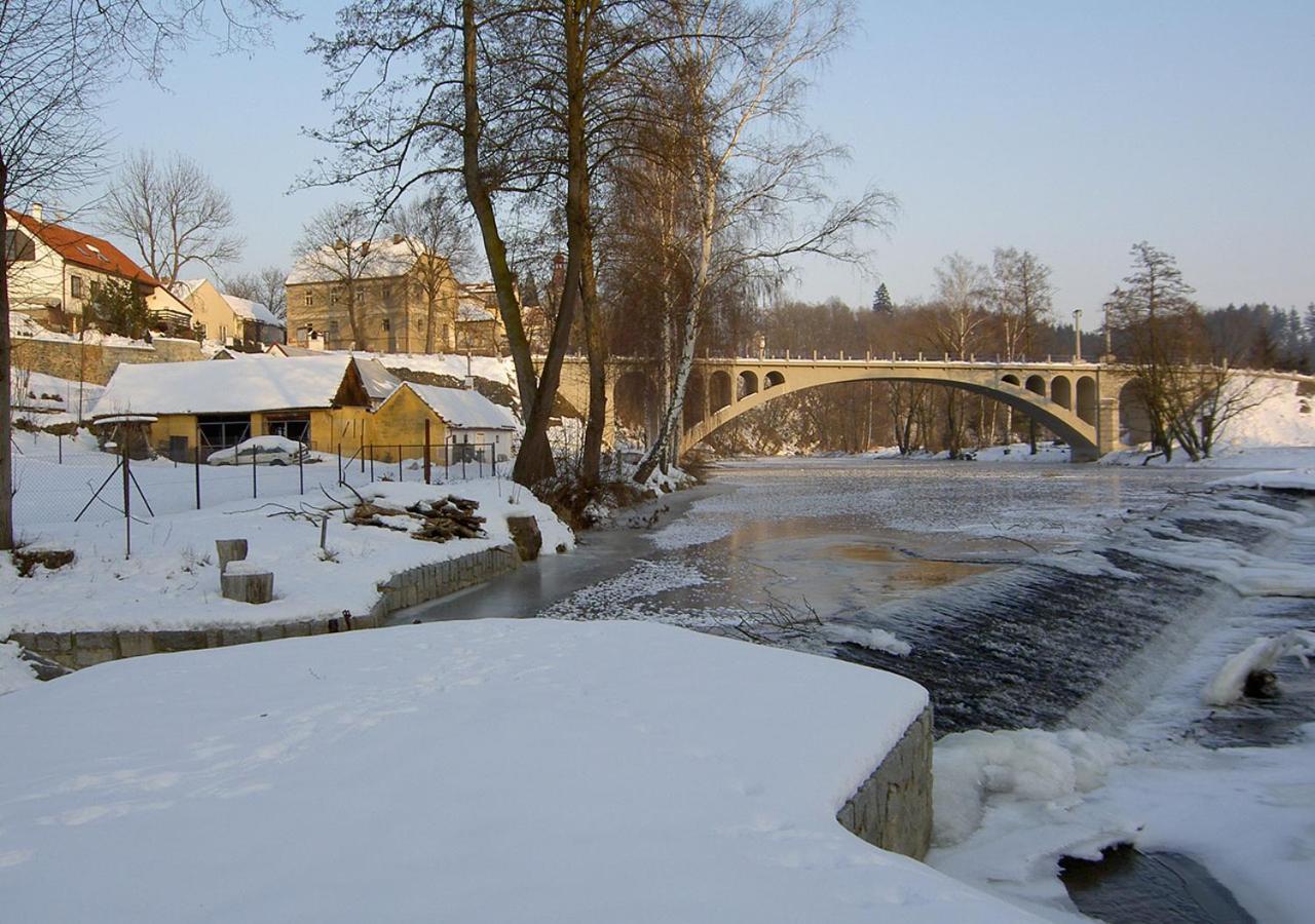 Hotel Klor Doudleby Bagian luar foto