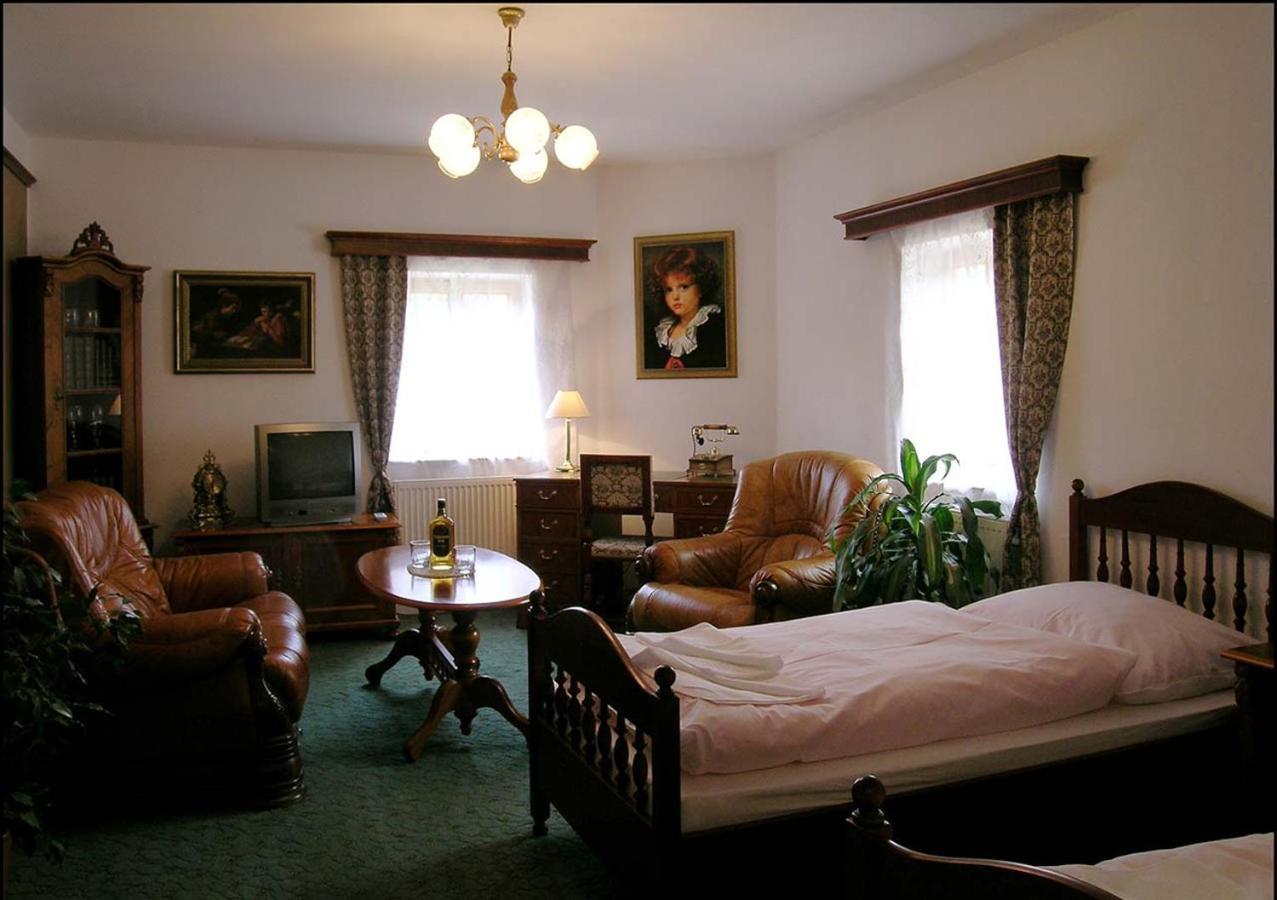 Hotel Klor Doudleby Bagian luar foto